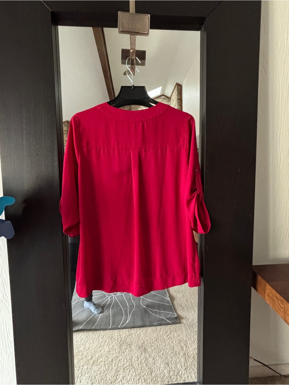 Chaus New York Red V-Neck Roll-Tab Loose Fit Blouse - Picture 5 of 7